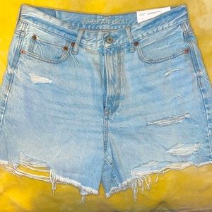 90s boyfriend American Eagle shorts